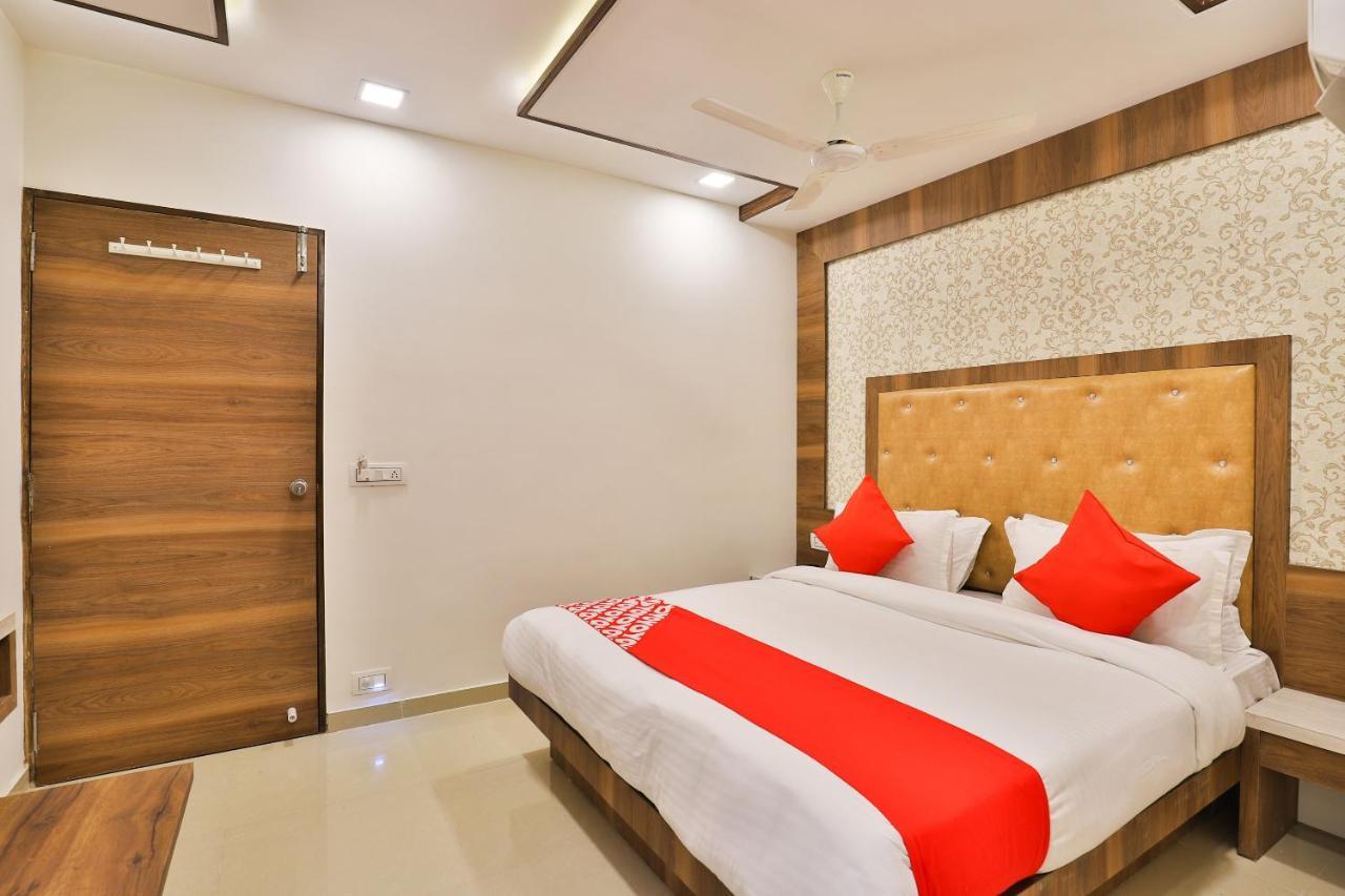 Oyo 24950 Hotel Shree Balaji Residency Αχμπανταμπάντ Εξωτερικό φωτογραφία